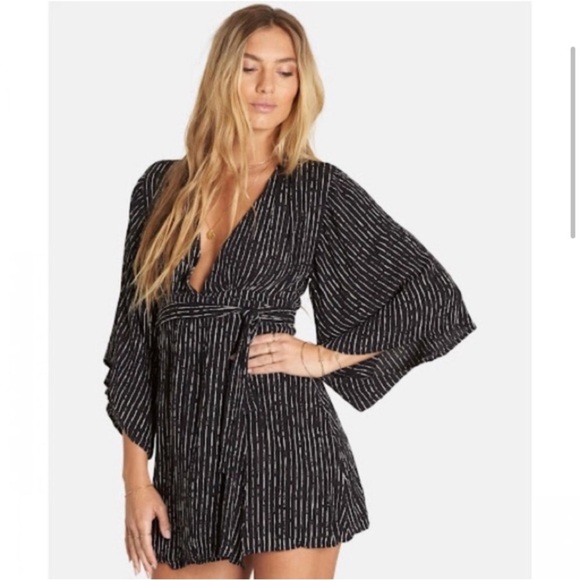 Billabong black and white stripe relax on high wrap bell sleeve dress Large nwt - Picture 1 of 9